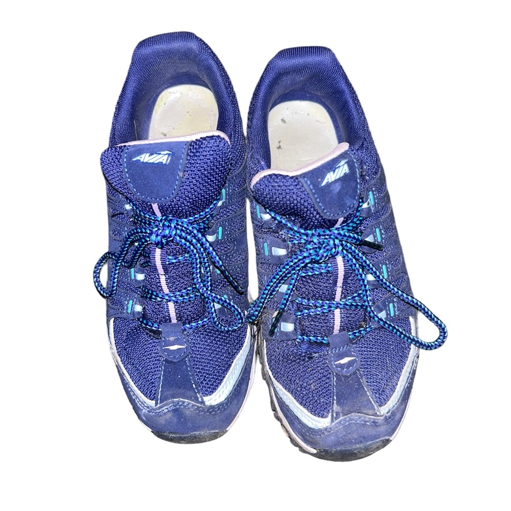 Size 8 women’s athletic shoes
